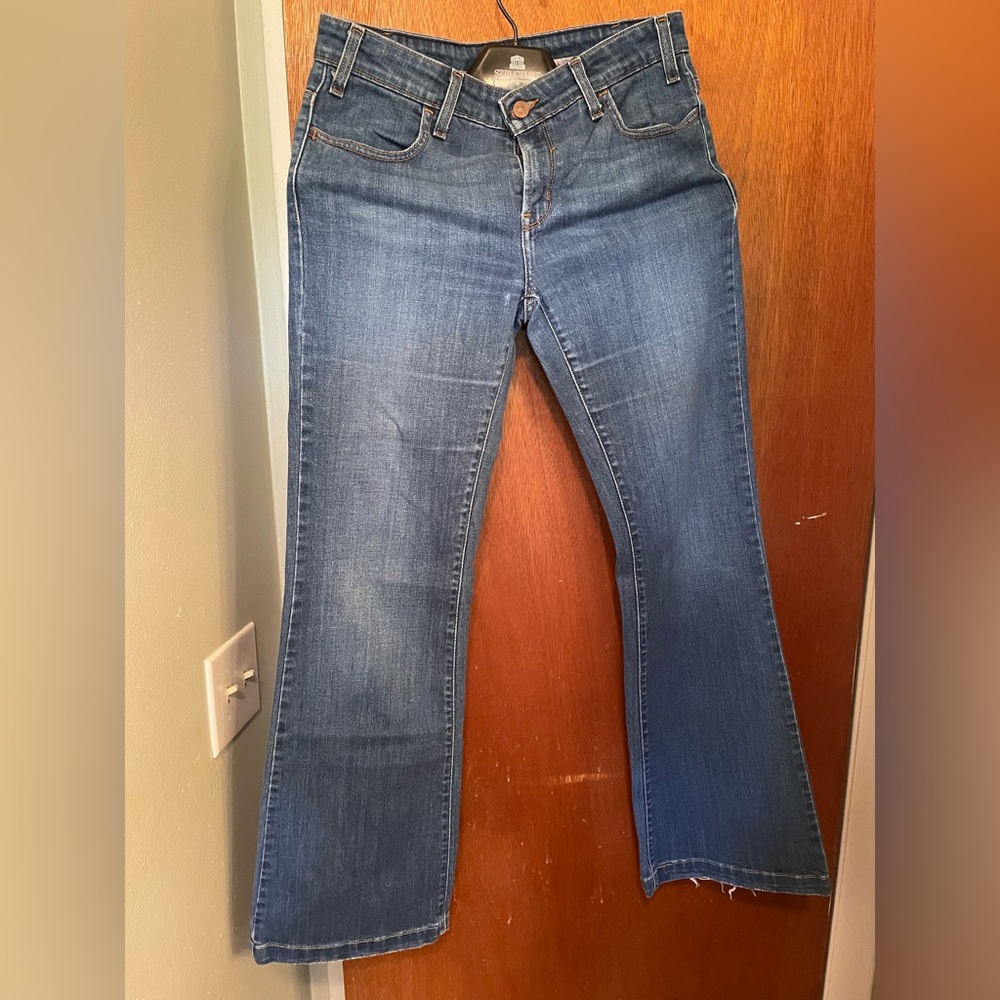 Women Levi jeans